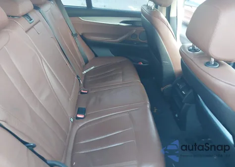 2015 BMW X5 xDrive35I z USA, uszkodzony, nr VIN 5UXKR0C51F0K52627